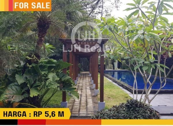Rumah mewah, modern minimalis,  bagus dan terawat, lokasi di utara kota Jogja, dalam lingkungan dan wilayah yang asri, tenang, bersih dan aman, di Jl Gito Gati. 