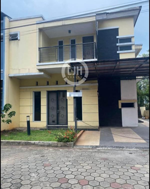 Dijual Rumah 2 lantai nyaman Bella Vista Town House Bekasi
