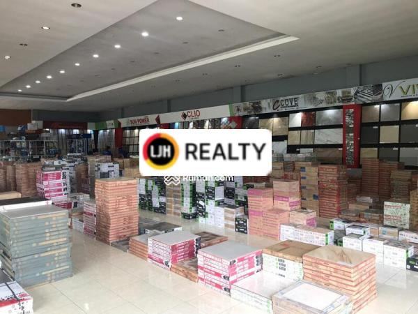 Toko dan Gudang Pinggir Jalan Utama Kota Sragen