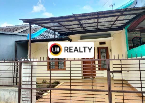 Rumah Dengan Halaman Belakang Sawah Yang Luas