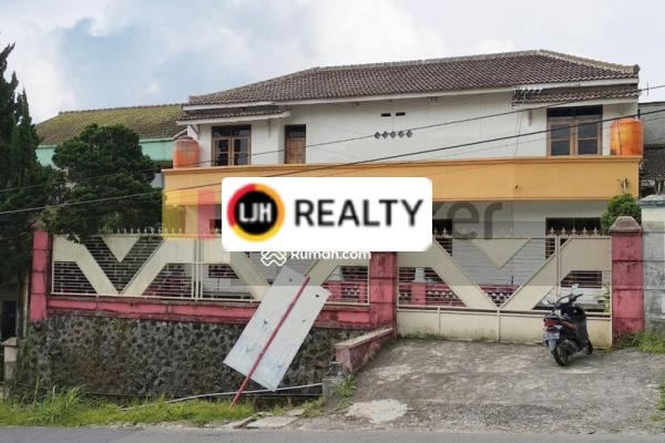 Villa Tawangmangu dekat Taman Balekambang pinggir jalan
