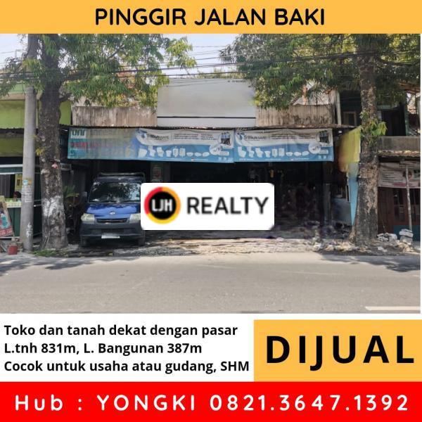 Toko pinggir jalan besar Baki