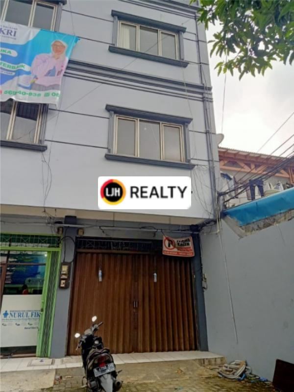 Ruko 3 Lantai Strategis Di Tomang Belakang Roxy Square.