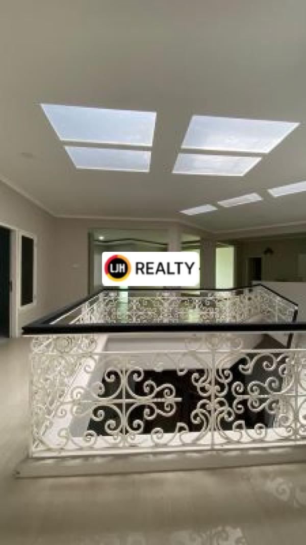 Rumah Villa Galaxy 2 Lantai, 4 Kamar Tidur Luas Tanah 304 M2, View Taman, Bisa Kpr, Galaxy Jaka Setia Kota Bekasi