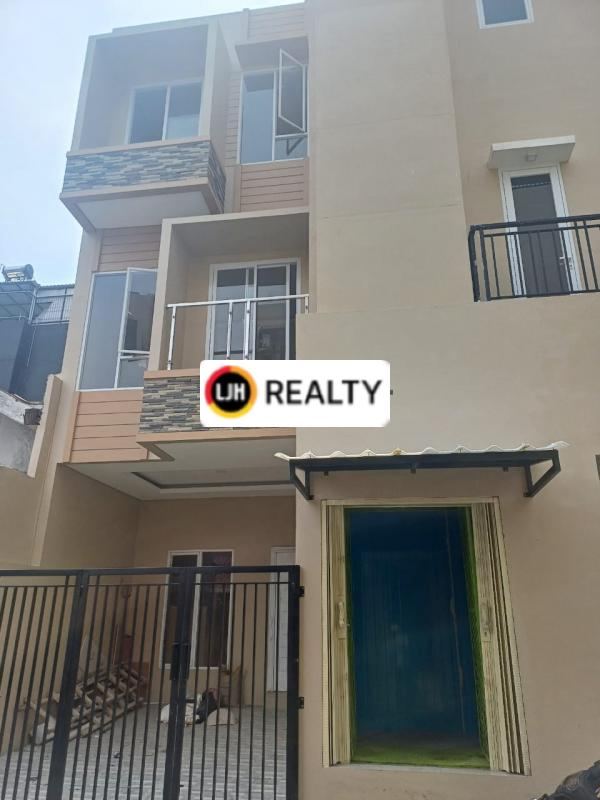 Rumah Baru 3 Lantai, Proses Finishing, Tomang, Jakarta Barat