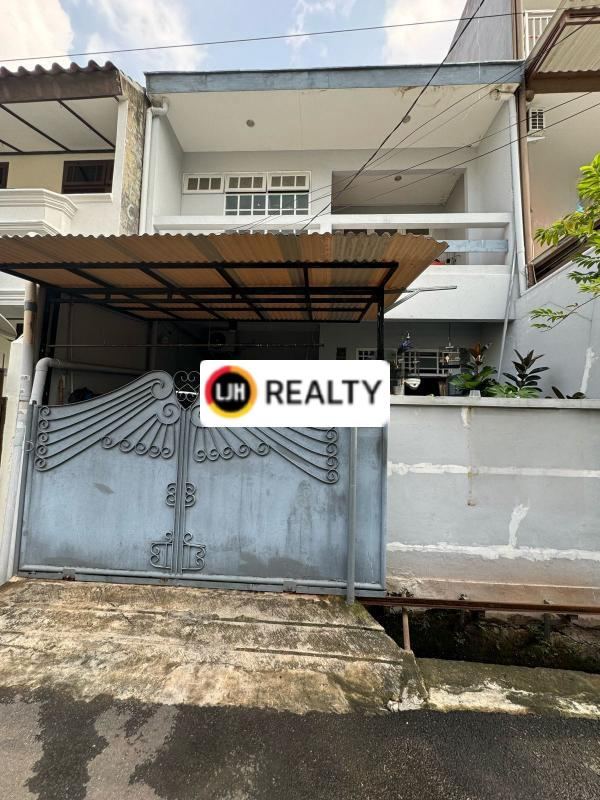 Rumah Sederhana 2 Lantai di Tomang Jakarta Barat