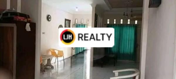 Rumah 2 Kamar Tidur Luas 120 M2 Depan Lapangan di Villa Nusa Indah Bojong Kulur