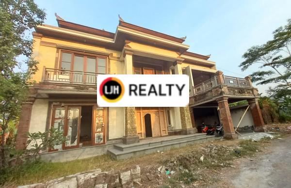 Villa For Sale With 6 Bedroom In Sukawati, Gianyar, Close To Bali Bird Park, Bali Zoo and Central Ubud
