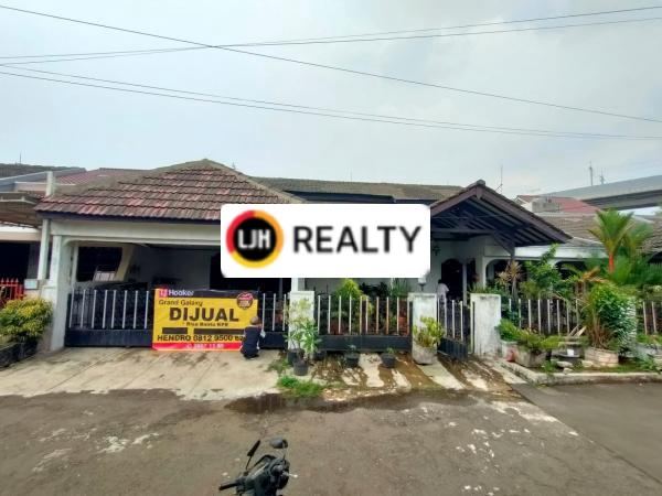 Dijual Rumah Luas Dekat Tol di Jaka Setia Bekasi 