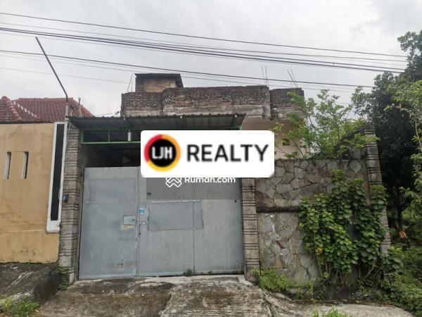 Rumah pinggir jalan besar Mojosongo