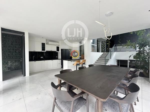 Rumah di Perth Green Candi Residence Semarang