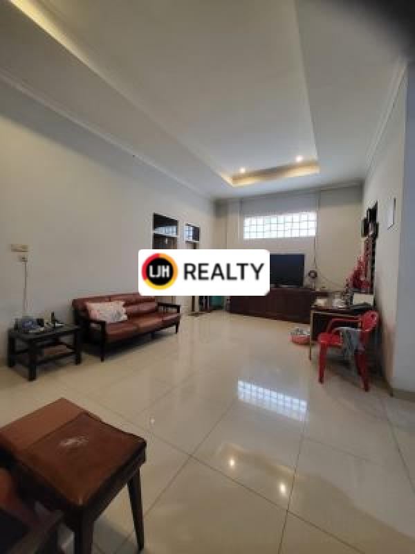Rumah 2 Lantai SHM 3 Kamar Tidur Bonus Kostan Aktif 12 Kamar Siap Huni Luas 200m2, Hanya 10 Menit Menuju Gerbang Tol Kopo, Bojongloa Kidul Kota Bandung