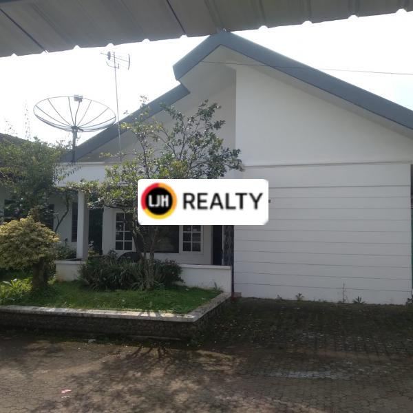 Villa Dijual di Jl Raya Puncak Cipanas Bogor Jawa Barat Ada Swimming Pool