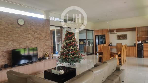 Rumah Super Mewah Desain Modern Kota Baru Parahyangan Jawa Barat