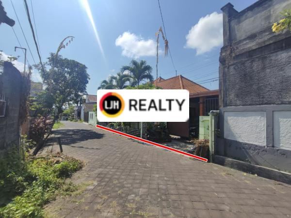 3 bedrooms house for rent at Dalung, Kuta Utara, strategic location, good access and well maintained