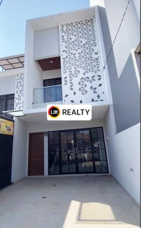 Dijual Rumah 3 Lantai di Villa Melati Mas BSD City Bangunan Mandiri 