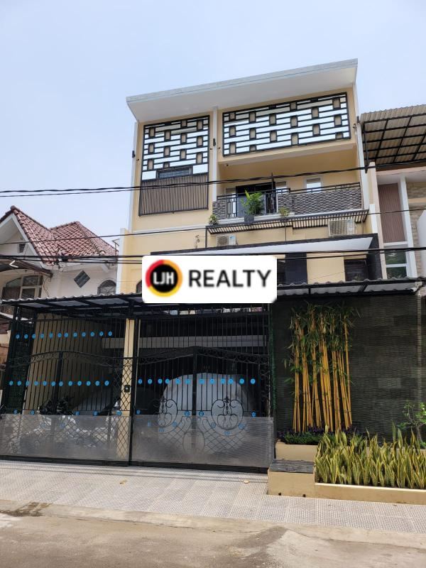 Rumah Mewah di Pelepah Elok Kelapa Gading Jakarta Utara 