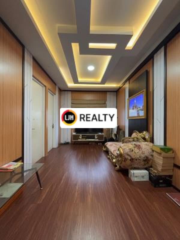 Rumah Baru Water Spring Grand Wisata, 2,5 Lantai Siap Huni, American Classic View Taman, Semi Furnished Terdekat Dari Mall Living World, Akses Langsung Tol Tambun Grand Wisata Bekasi