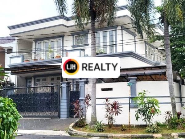 Rumah Hook Semi Furnished Di Kebayaroan Lama - Jakarta Selatan
