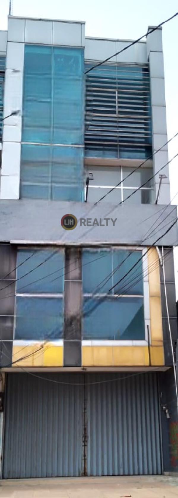 Ruko 4,5 Lantai Posisi Pinggir Jalan Di Cibubur