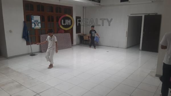 Dijual Rumah Luas di Bendungan Hilir Jakarta 
