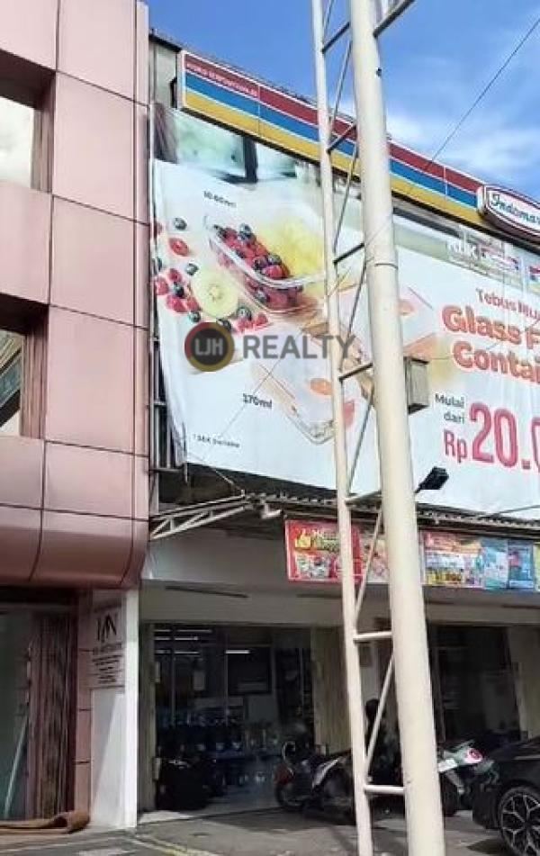 Ruko di Jalan Raya Serpong Tangerang Selatan