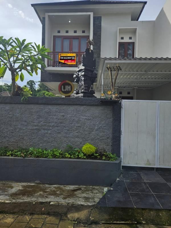 3 bedrooms house for sale at Kerambitan, Tabanan, stategic location, well maintained