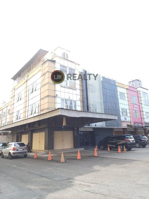 Ruko Golden Boulevard Hoek di BSD City
