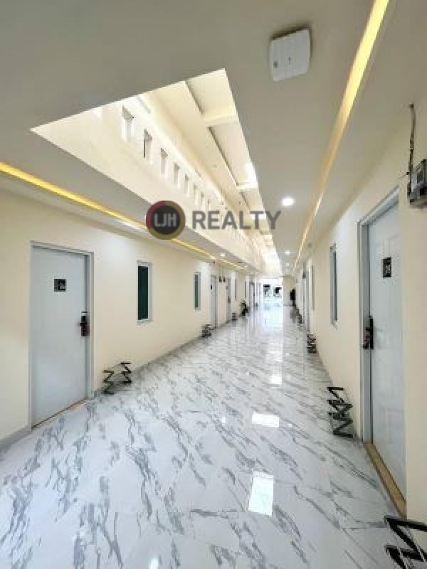 Kos-kosan Mewah dengan 27 Kamar Tidur Full Furnished Luas 440m2, Siap Pakai hanya 14 menit menuju Resinde Park Mall, Teluk Jambe Karawang