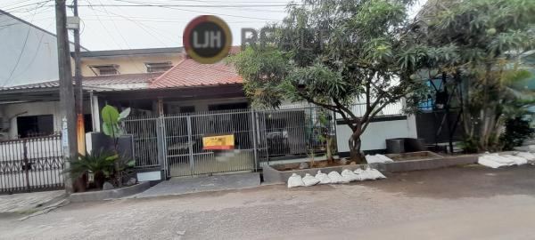 Rumah di Palem Hijau , Bouelavard Hijau Bekasi Lokasi Strategis