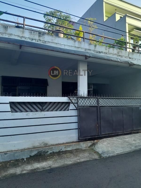 Rumah 2 Lantai Siap Huni, Lokasi Strategis, Tomang, Jakarta Barat