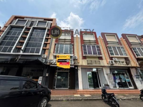 Ruko Grand Wisata 2 Lantai Lokasi Komersial, Parkir Luas, Grand Wisata Bekasi