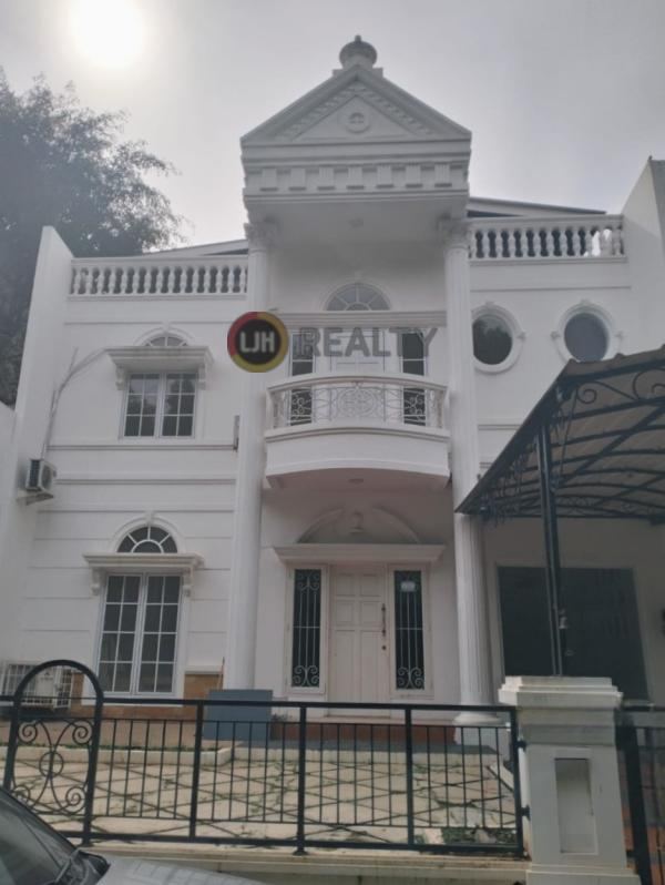 Rumah Semi Furnished Siap Huni Di Citra Grand - Cibubur