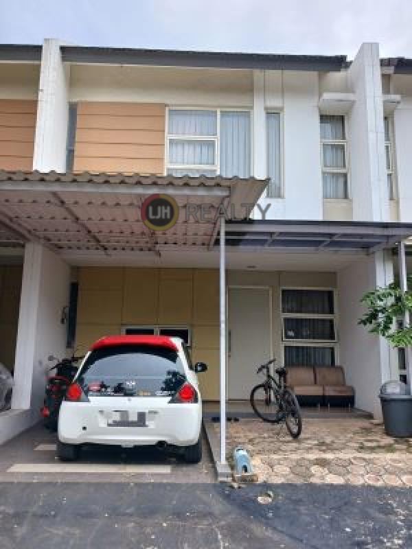 Rumah Grand Wisata 2 Lantai, 2 Kamar Tidur, 1 KM dari Mall Living World Grand Wisata Bekasi