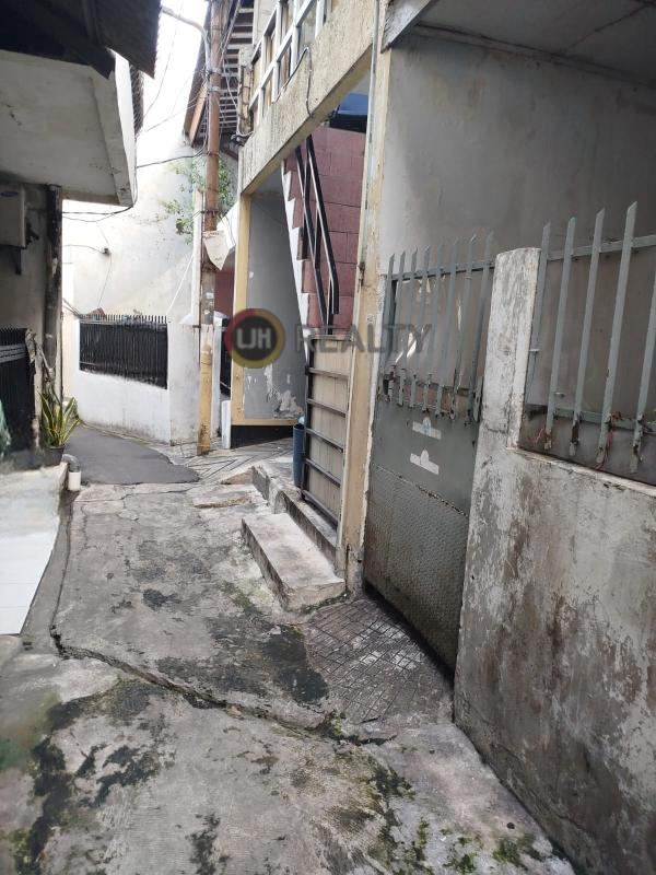 Rumah 1,5 Lantai Siap Huni, Lokasi Strategis, Tomang, Jakarta Barat