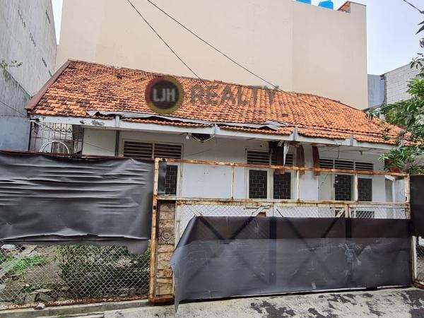 Rumah Tua Hitung Tanah Lokasi Strategis, Tomang, Jakarta Barat