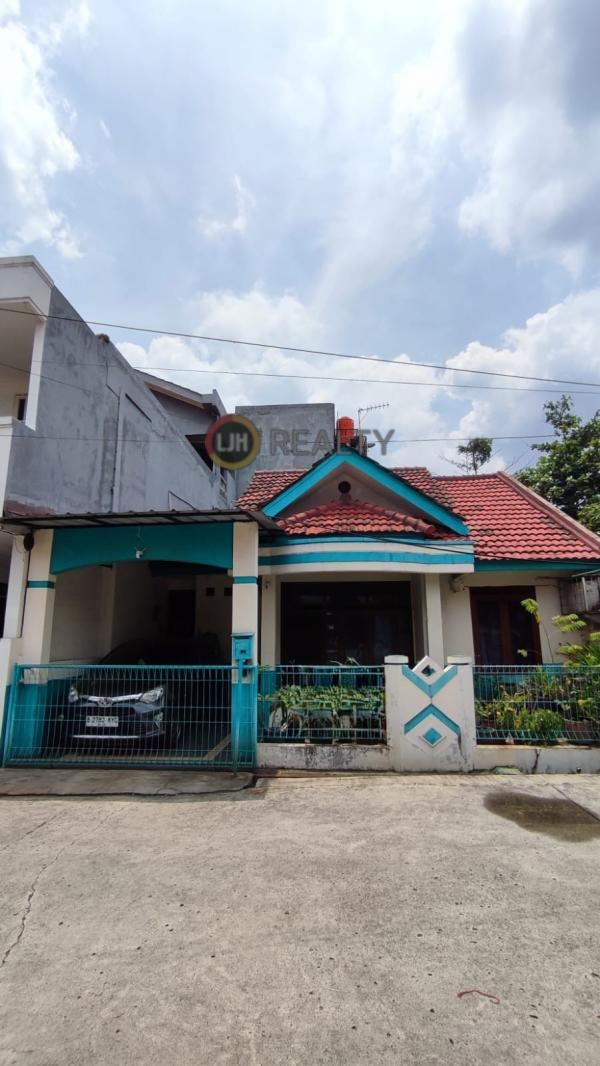 Dijual Rumah Luas di Galaxy Bekasi Selatan 