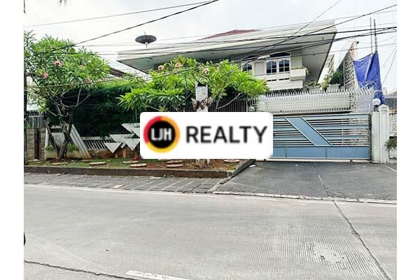 Rumah Mewah di Pluit Barat Raya, Penjaringan, Semi Furnished, 18x40 m², 2 Lt, SHM