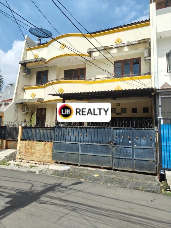 Rumah Lokasi Strategis di Tanjung Duren, Jakarta Barat
