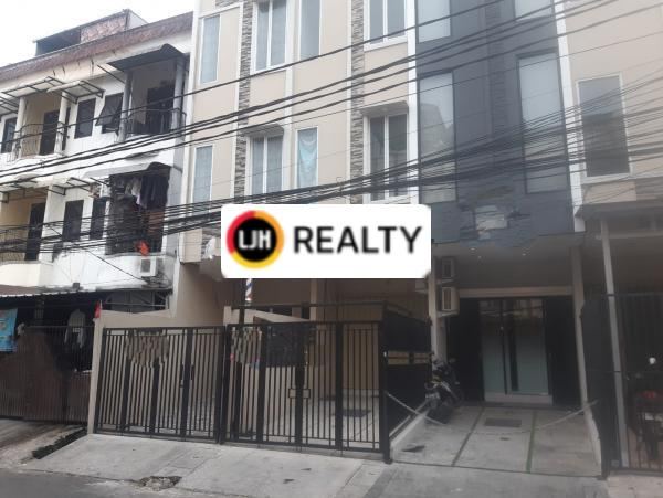 Ruko Lokasi Strategis Pinggir Jalan di Tomang Jakarta Barat