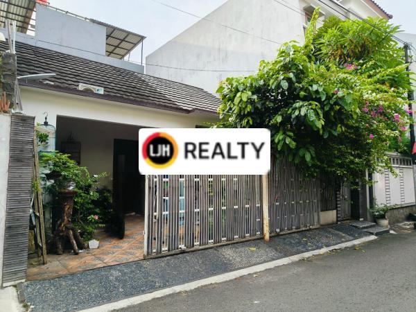 Rumah Lokasi Strategis di Tomang Jakarta Barat