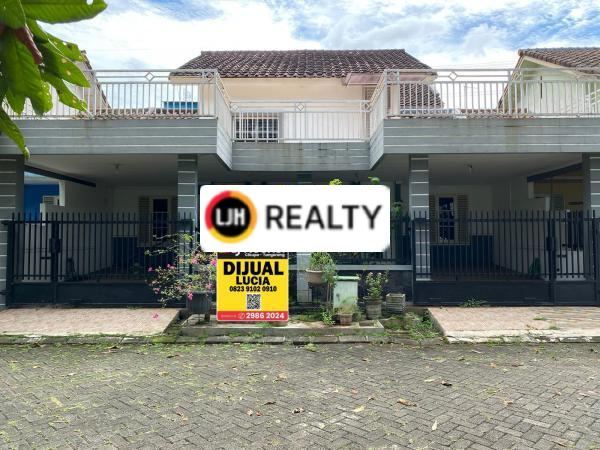 Rumah  Gandeng DiJual Hadap Taman