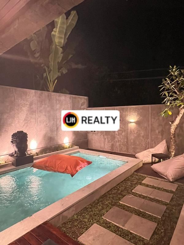 Beautiful and Modern Minimalist Villa with 2 Bedrooms in Canggu. Only 750 meters to Jalan Raya Canggu.