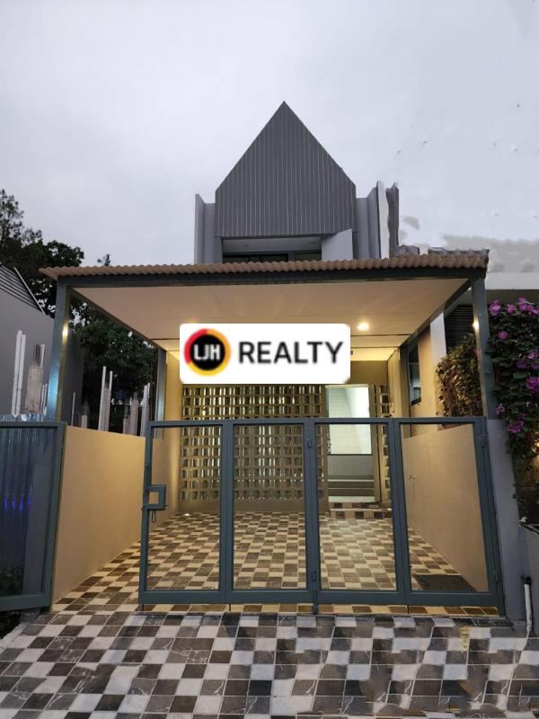 Dijual Rumah 2 Lantai Griya Loka BSD City