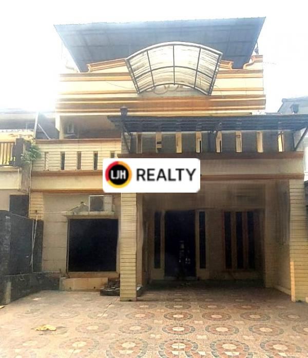 Rumah Sudah Full Renovasi Dalam Cluster Di Kota Wisata - Cibubur