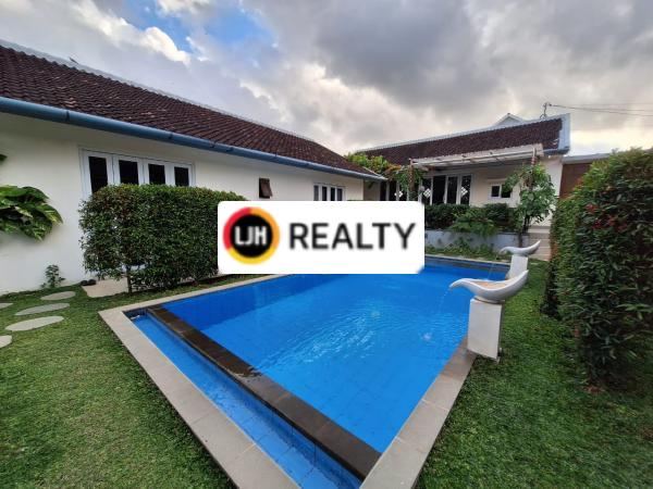 4 bedrooms Villa for sale at Abianbase, Mengwi, strategic location, only 10 minutes to Dalung area