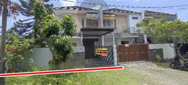 3 bedrooms house for sale at Kerobokan, strategic location, well maintained, in residential area