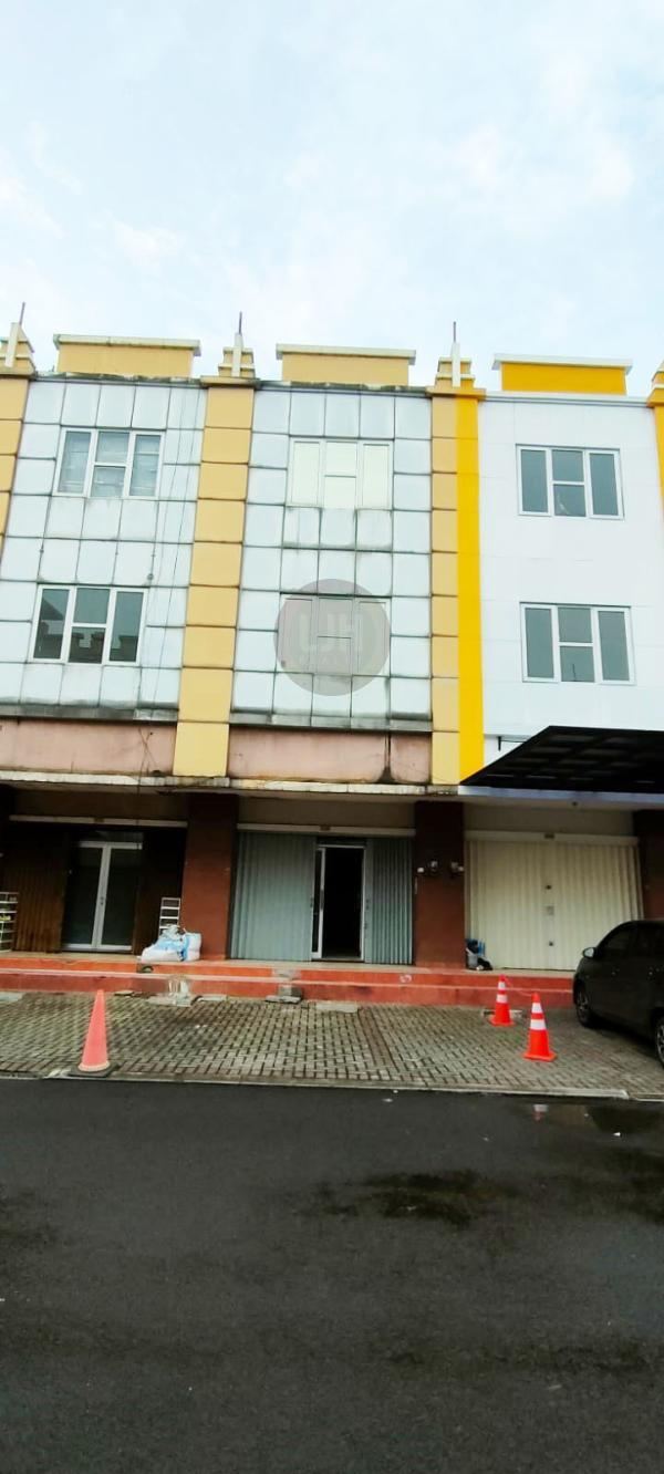 Disewakan Ruko Golden Boulevard BSD City Hadap Jalan Raya Utama