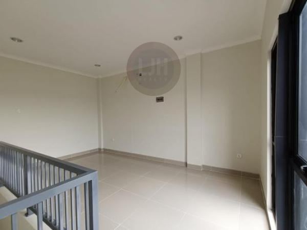 Ruko Baru 3 Lantai, Parkir Luas dan Gratis, Luas Row Jalan 10 meter, Akses Tol Tambun, Dekat Mall Living World Grand Wisata Bekasi