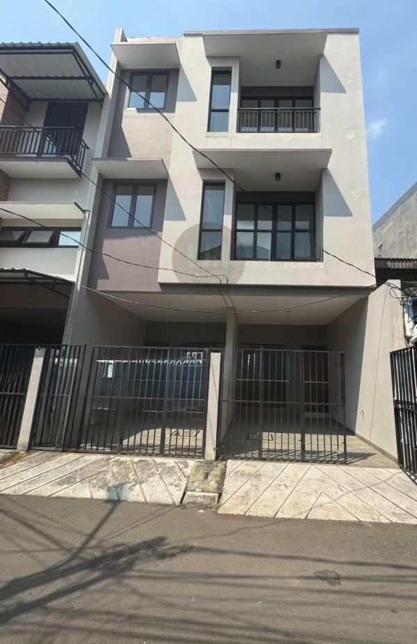 Dijula Rumah 3 Lantai Modern, Siap Huni Lokasi Strategis Di Tomang Jakarta Barat 